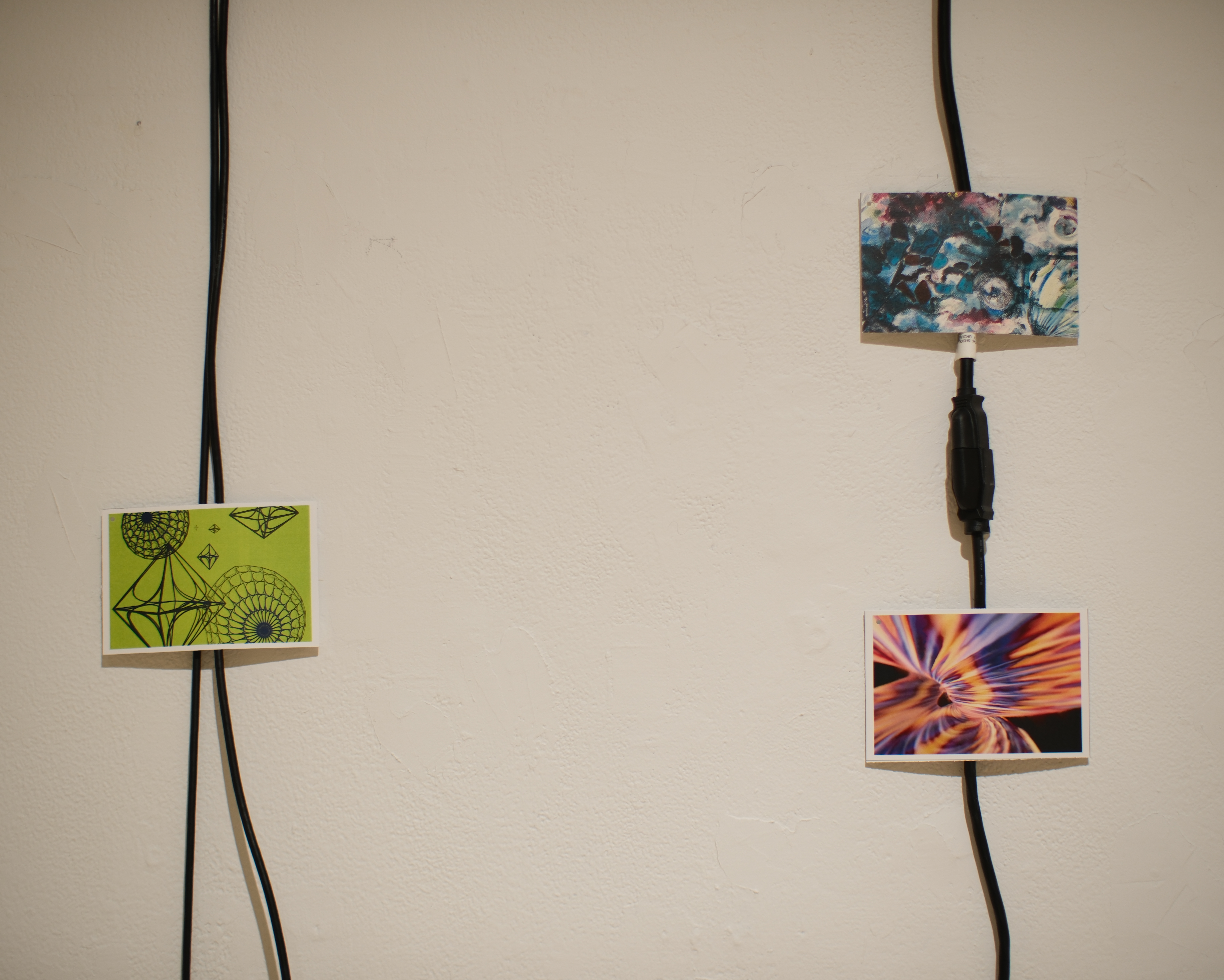 Photo cables decorated with postcards